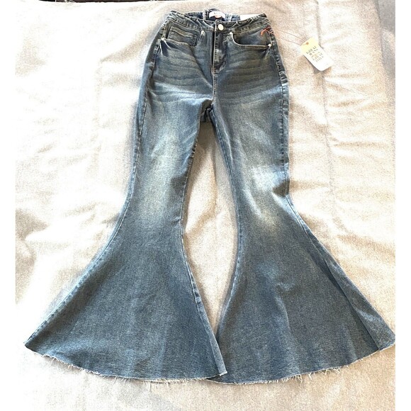 NWT Arula Vintage Wash 33 Inch High Rise Flare Jeans Size 10 - Picture 1 of 14